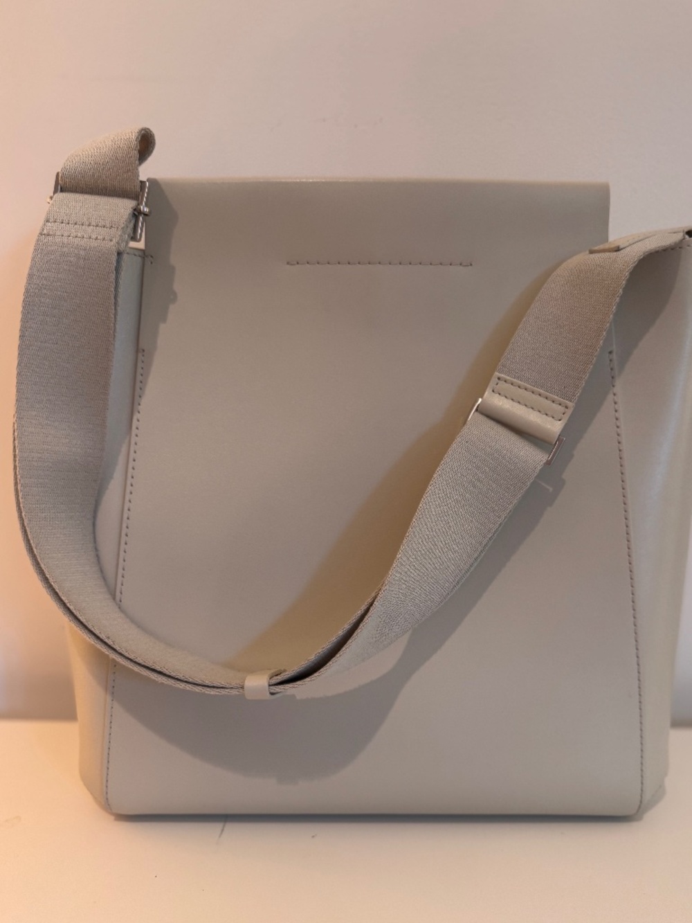 EVERLANE Leather Shoulder/Crossbody Bag | Retired Style | Like New